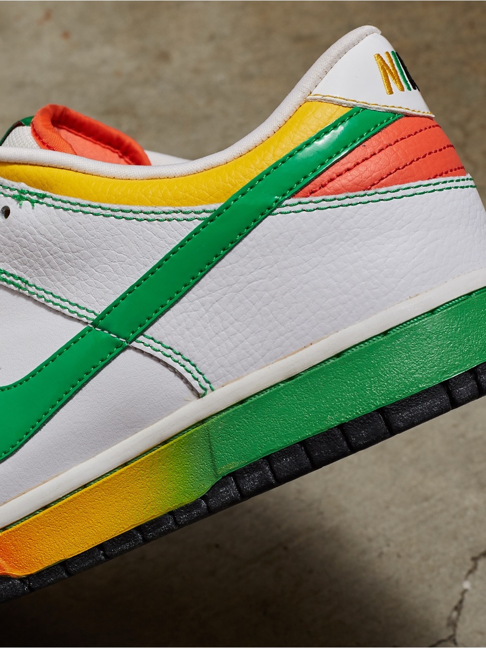 Nike 6.0 Dunk Low ‘Rasta’ - Picture 7 of 11